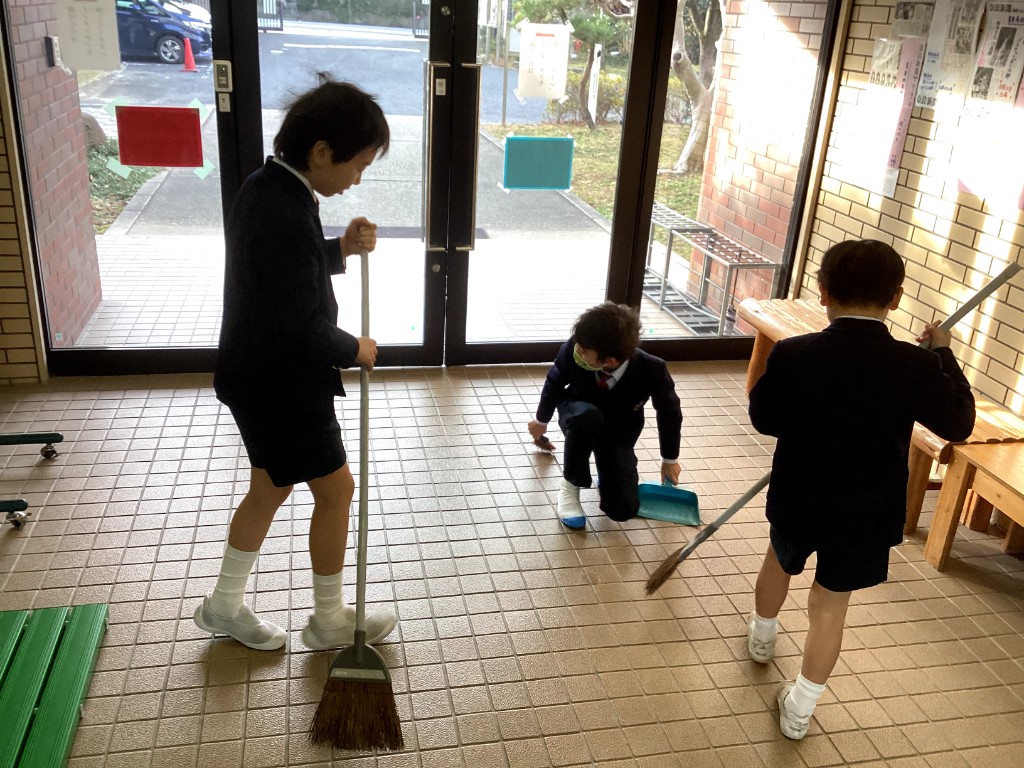 朝の会・掃除の様子